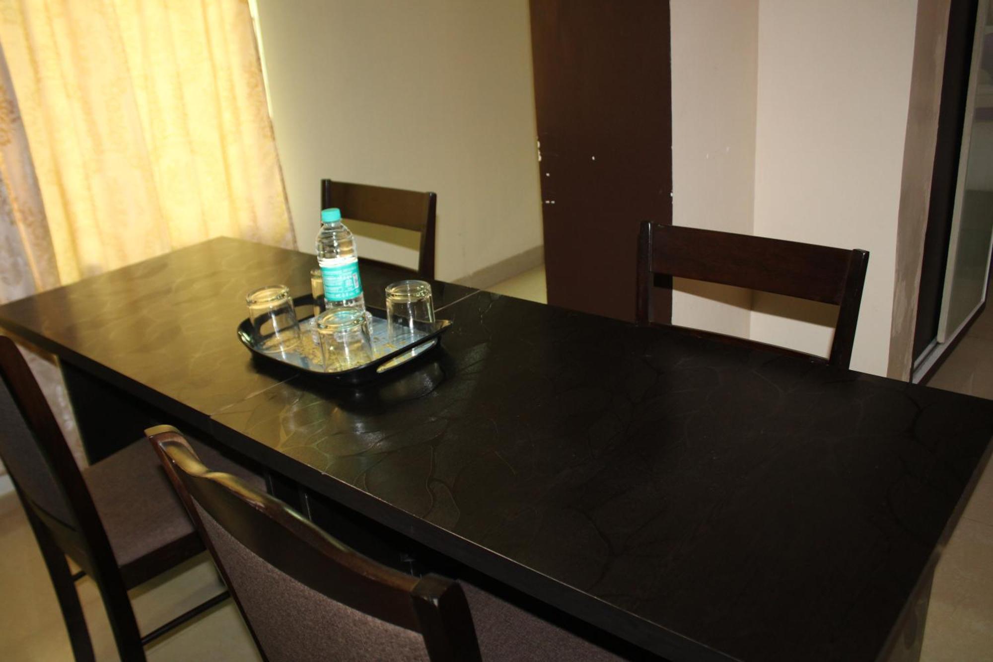 Vp International Hotel Bangalore Exterior photo