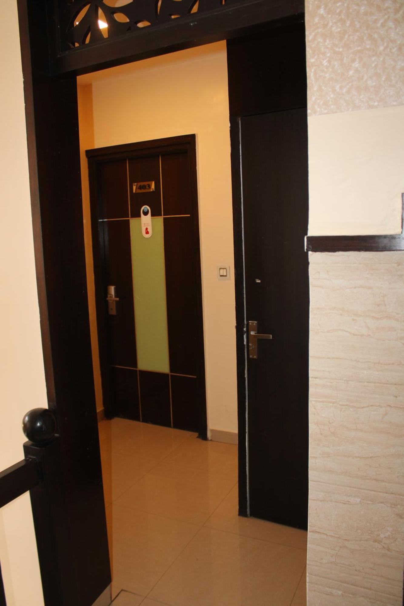 Vp International Hotel Bangalore Exterior photo